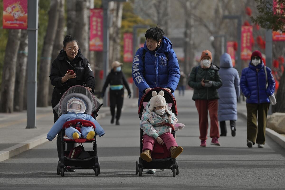 OMS solicita a China detalles sobre los brotes de enfermedades respiratorias. Foto: Andy Wong